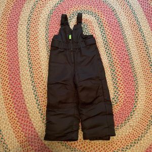 Black snow bibs